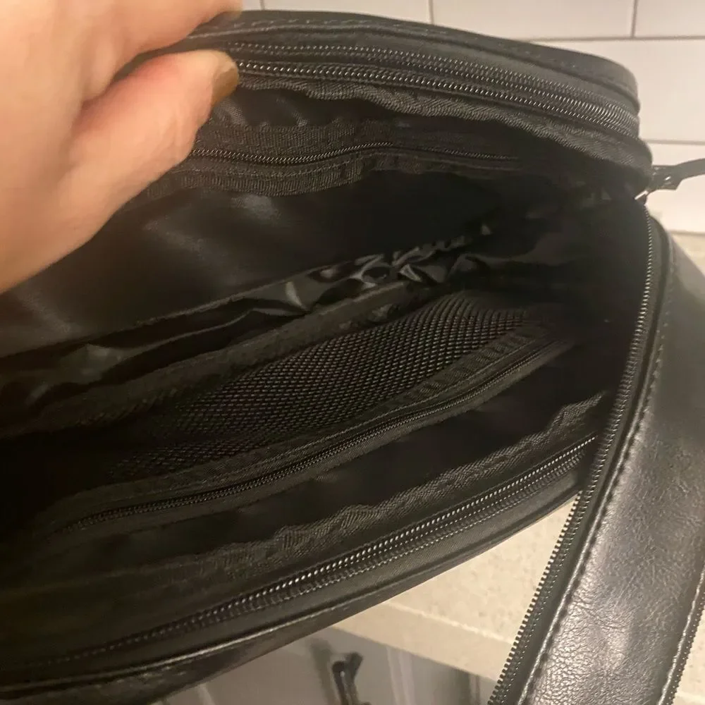 Men’s toiletry bag